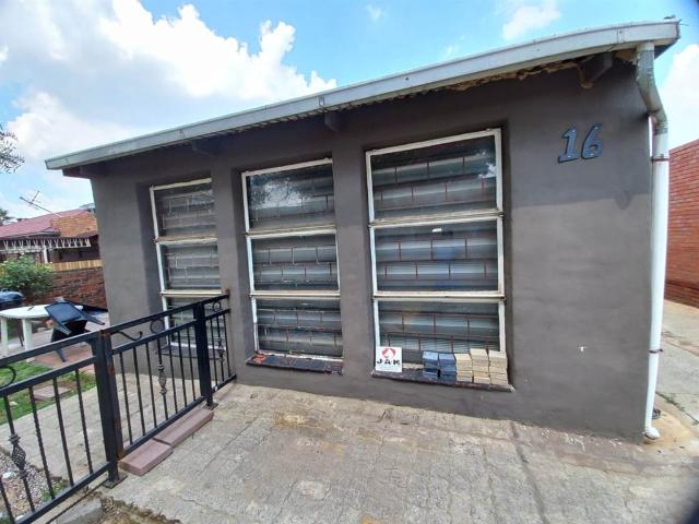 2 Bedroom House in South Hills