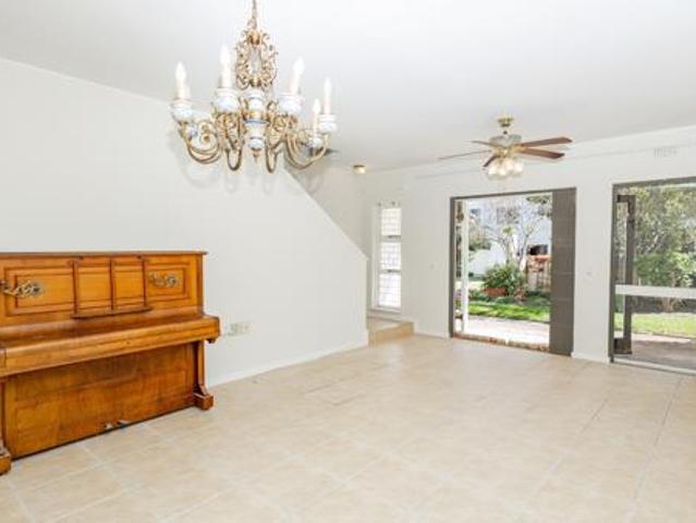 2 Bedroom House in Somerset West Central