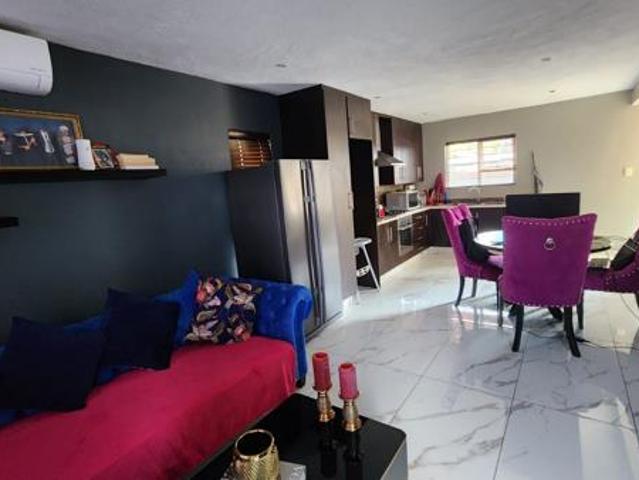 2 Bedroom House in Sonheuwel
