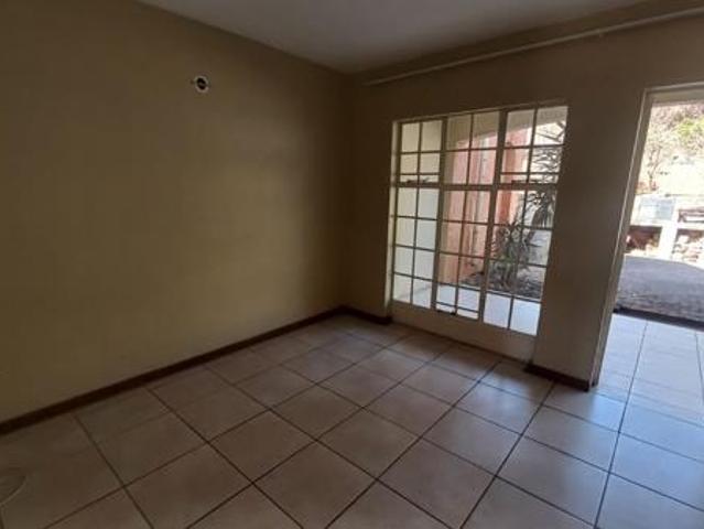 2 Bedroom House in Sonheuwel