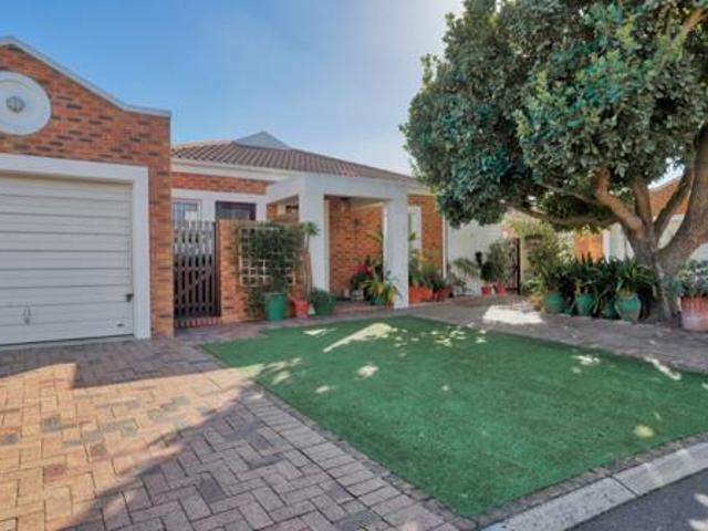 2 Bedroom House in Sonstraal Heights