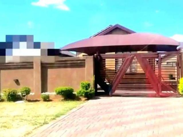 2 Bedroom House in Soshanguve Vv
