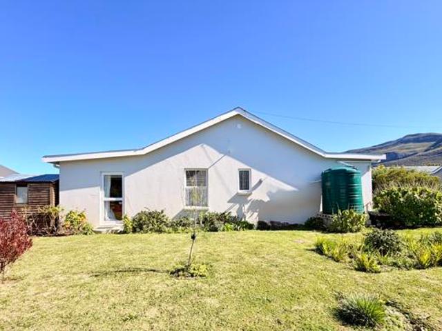 2 Bedroom House in Sandbaai