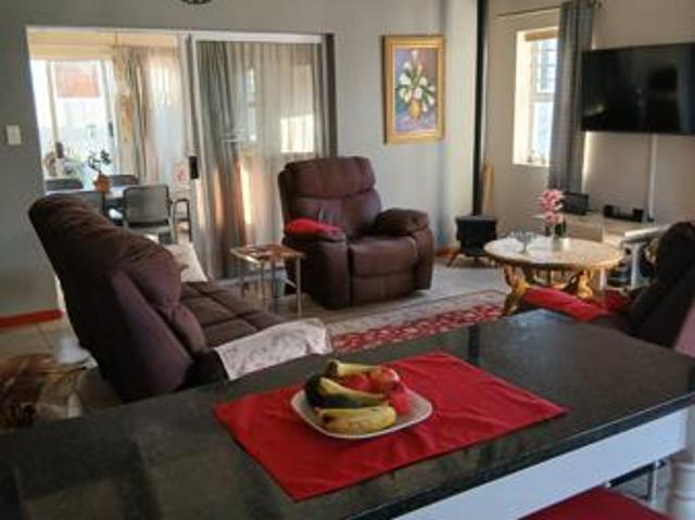 2 Bedroom House in Sandbaai