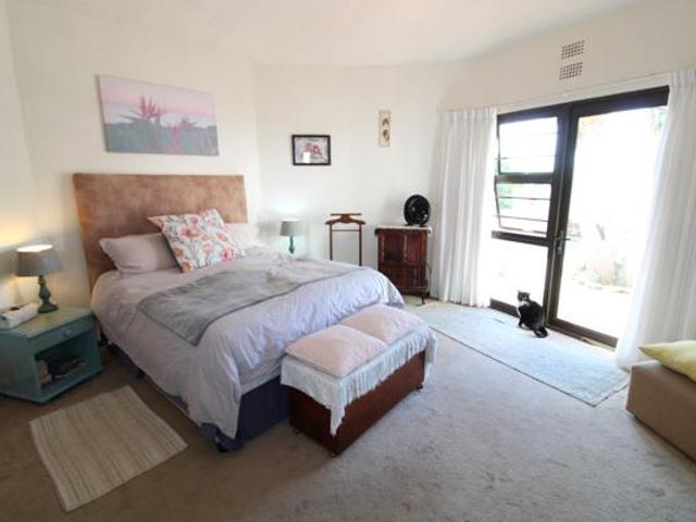 2 Bedroom House in Santareme