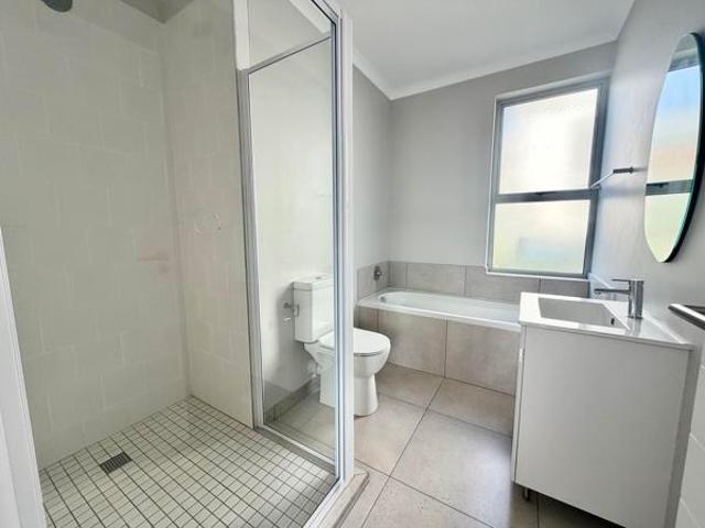 2 Bedroom House in Sheffield Beach