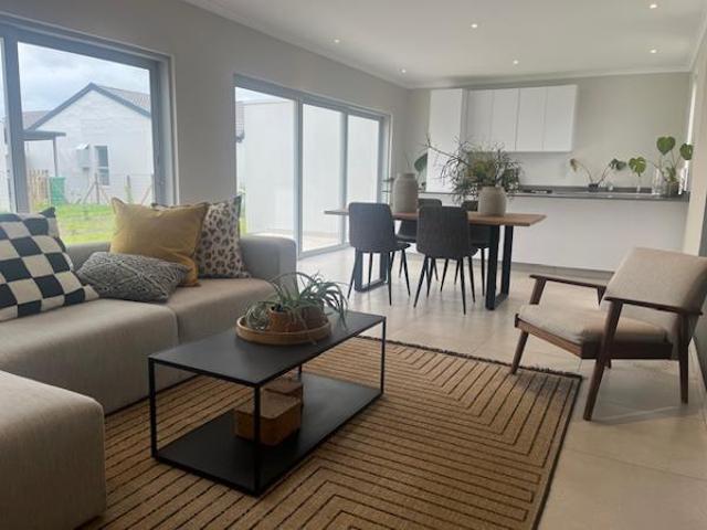 2 Bedroom House in Sheffield Beach