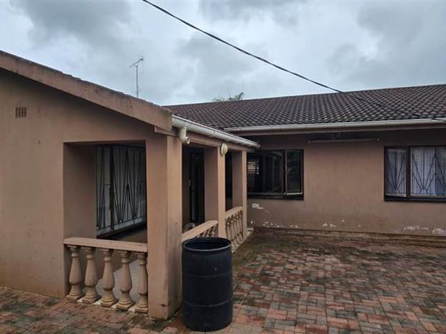 2 Bedroom House in Stanger Manor