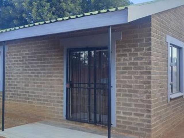 2 Bedroom House in Stella