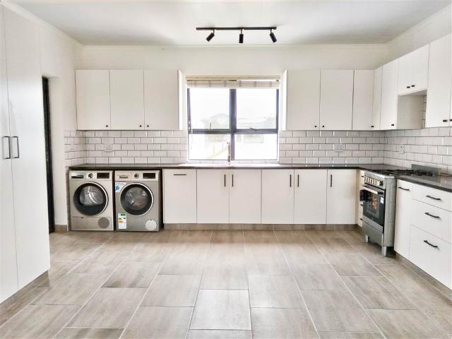 2 Bedroom House in Stilbaai