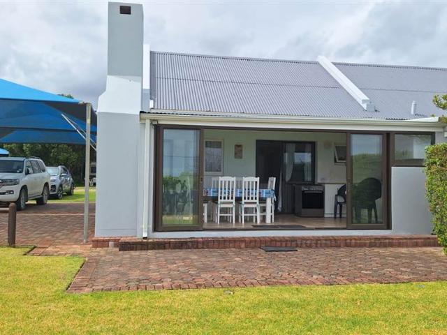 2 Bedroom House in Stilbaai