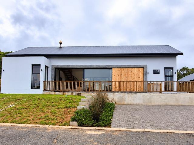 2 Bedroom House in Still Bay West