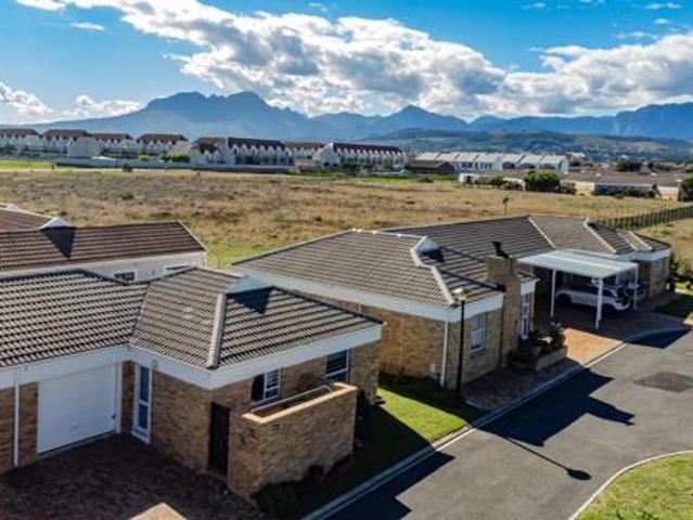 2 Bedroom House in Strand Central