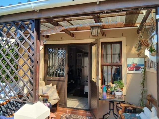 2 Bedroom House in Strand South