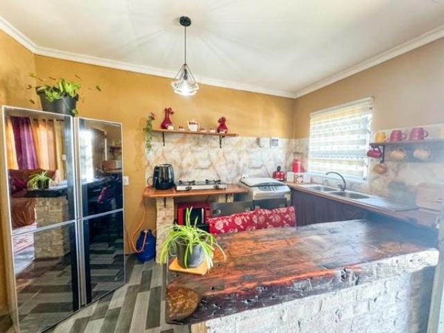 2 Bedroom House in Strandfontein