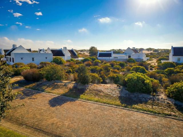 2 Bedroom House in Struisbaai