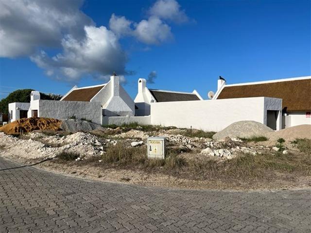 2 Bedroom House in Struisbaai