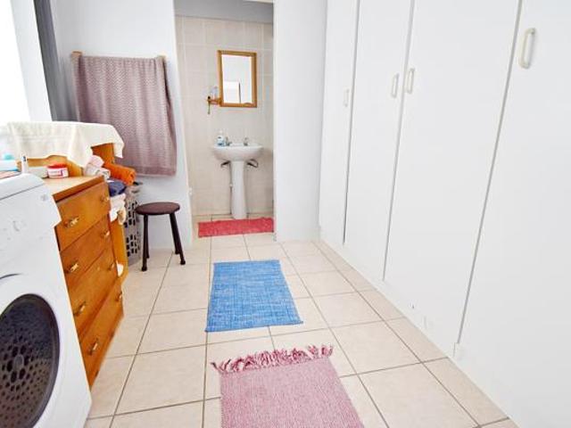2 Bedroom House in Struisbaai