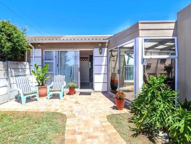 2 Bedroom House in Sunningdale