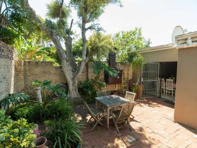 2 Bedroom House in Port Elizabeth Central
