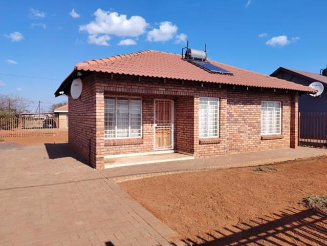 2 Bedroom House in Postmasburg