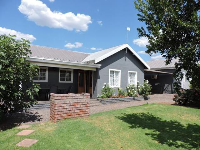 2 Bedroom House in Postmasburg