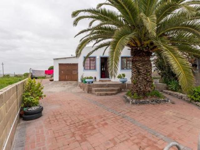 2 Bedroom House in Paternoster