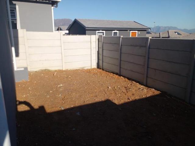 2 Bedroom House in Paarl Central
