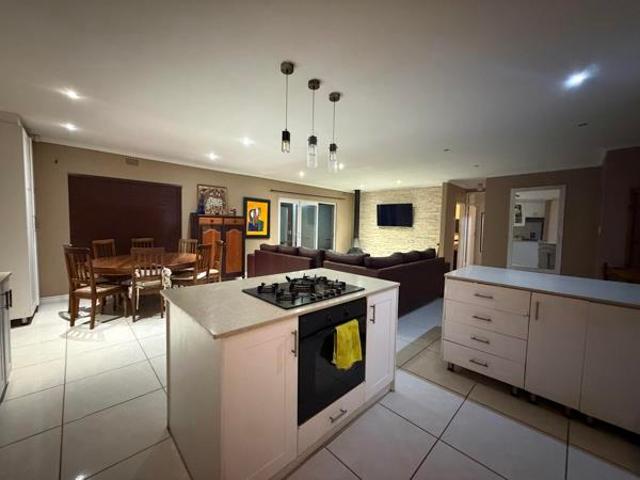 2 Bedroom House in Panorama