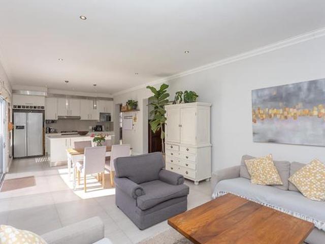 2 Bedroom House in Parklands North