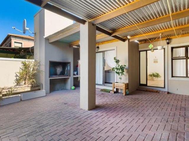 2 Bedroom House in Parklands