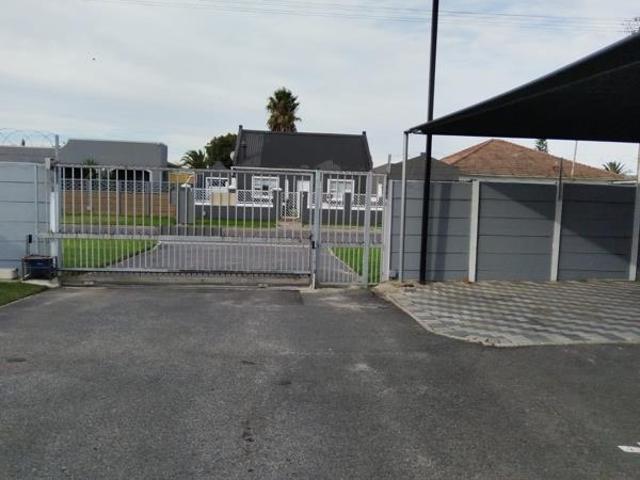 2 Bedroom House in Parow Valley