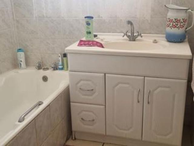 2 Bedroom House in Petrusburg