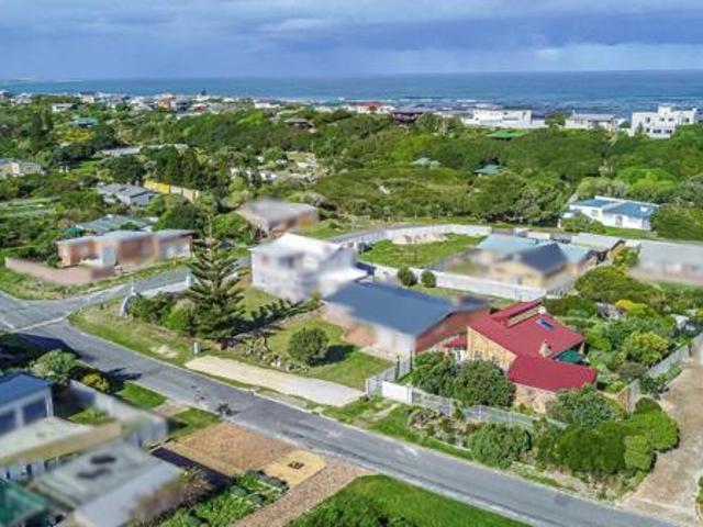2 Bedroom House in Pearly Beach