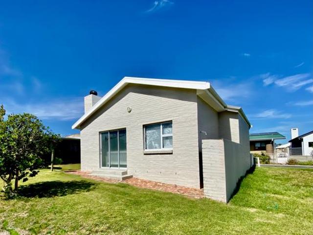 2 Bedroom House in Pearly Beach