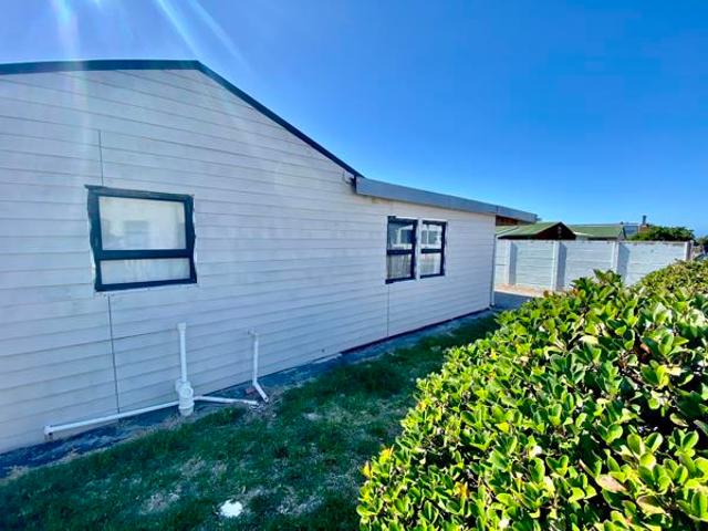 2 Bedroom House in Pearly Beach