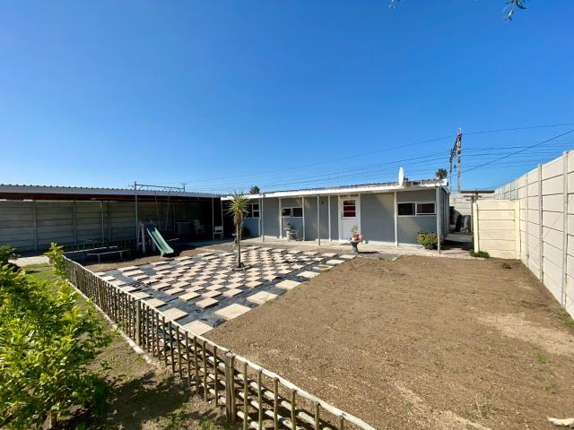2 Bedroom House in Peerless Park West