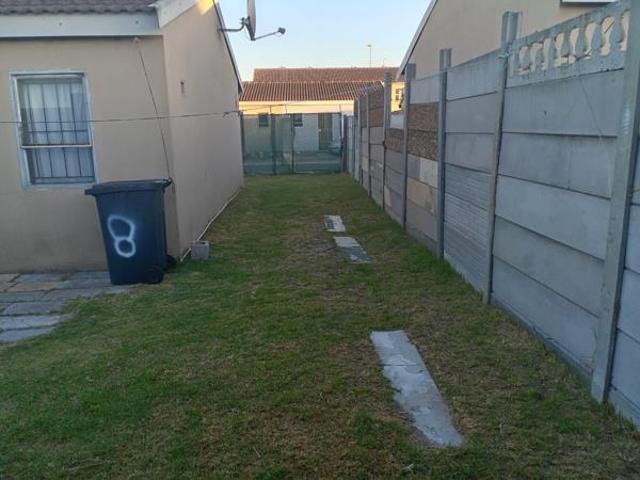 2 Bedroom House in Pelikan Park