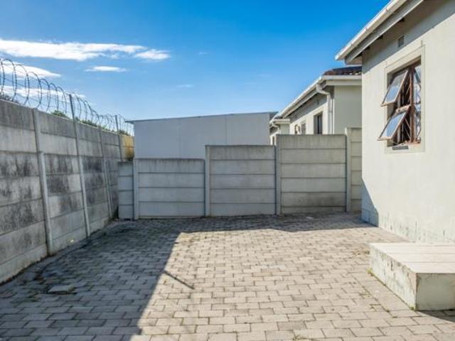 2 Bedroom House in Philippi