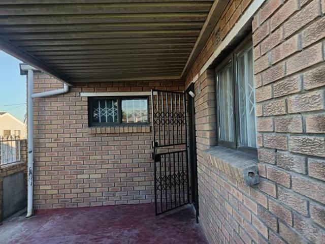 2 Bedroom House in Philippi