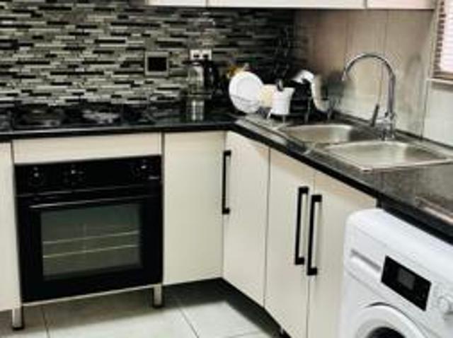 2 Bedroom House in Pineslopes