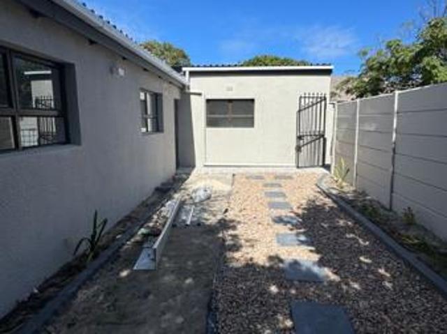 2 Bedroom House in Plumstead
