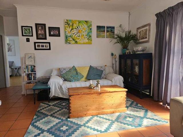 2 Bedroom House in Pringle Bay