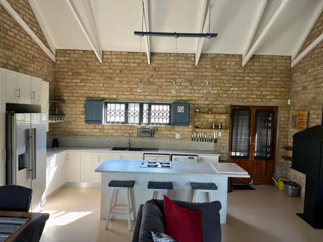 2 Bedroom House in Pringle Bay