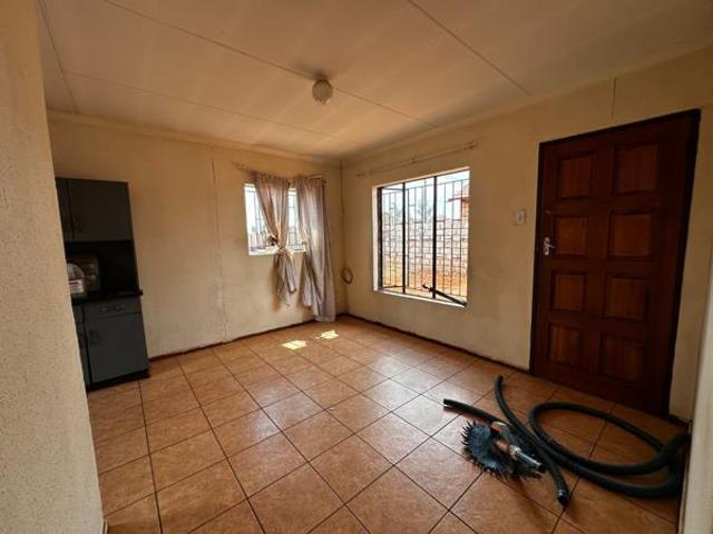 2 Bedroom House in Protea Glen