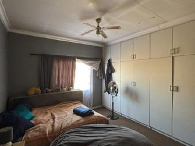 2 Bedroom House in Rothdene