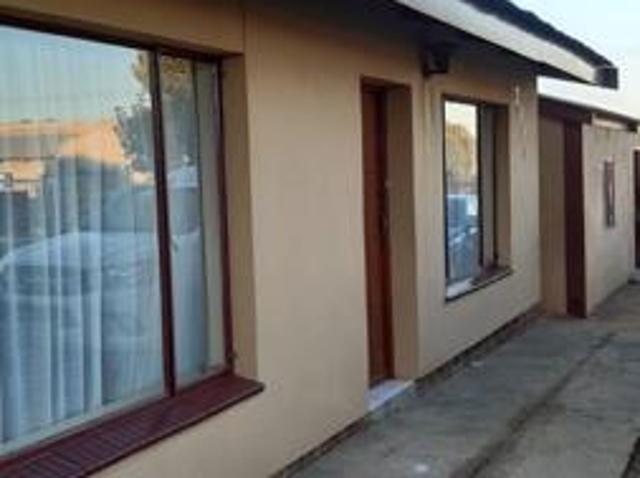 2 Bedroom House in Roodewal