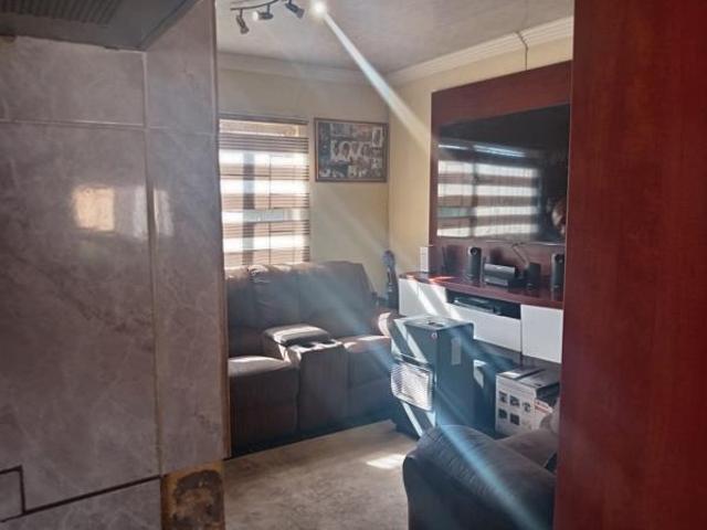 2 Bedroom House in Roodewal