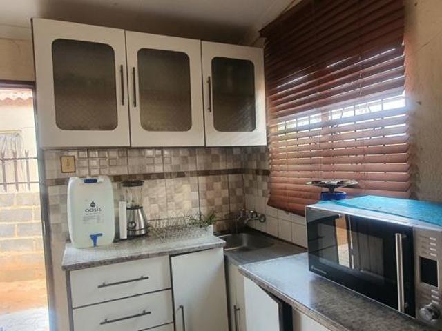 2 Bedroom House in Roodepan