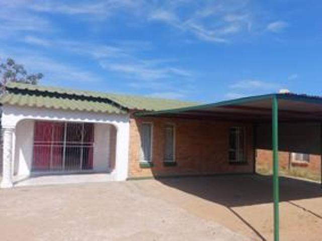 2 Bedroom House in Roodepan